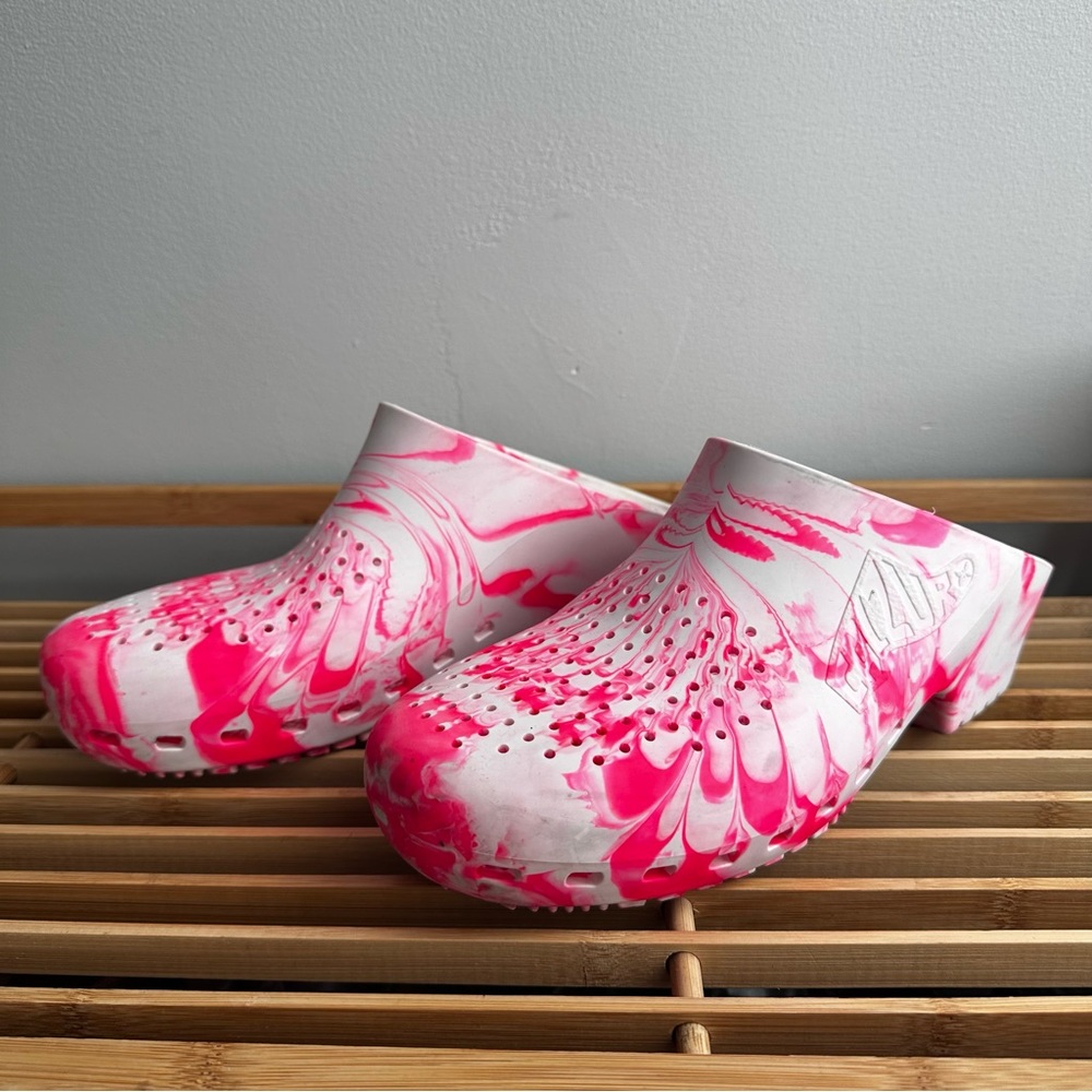 Calzuro Classic Clogs  With Holes Pink/White